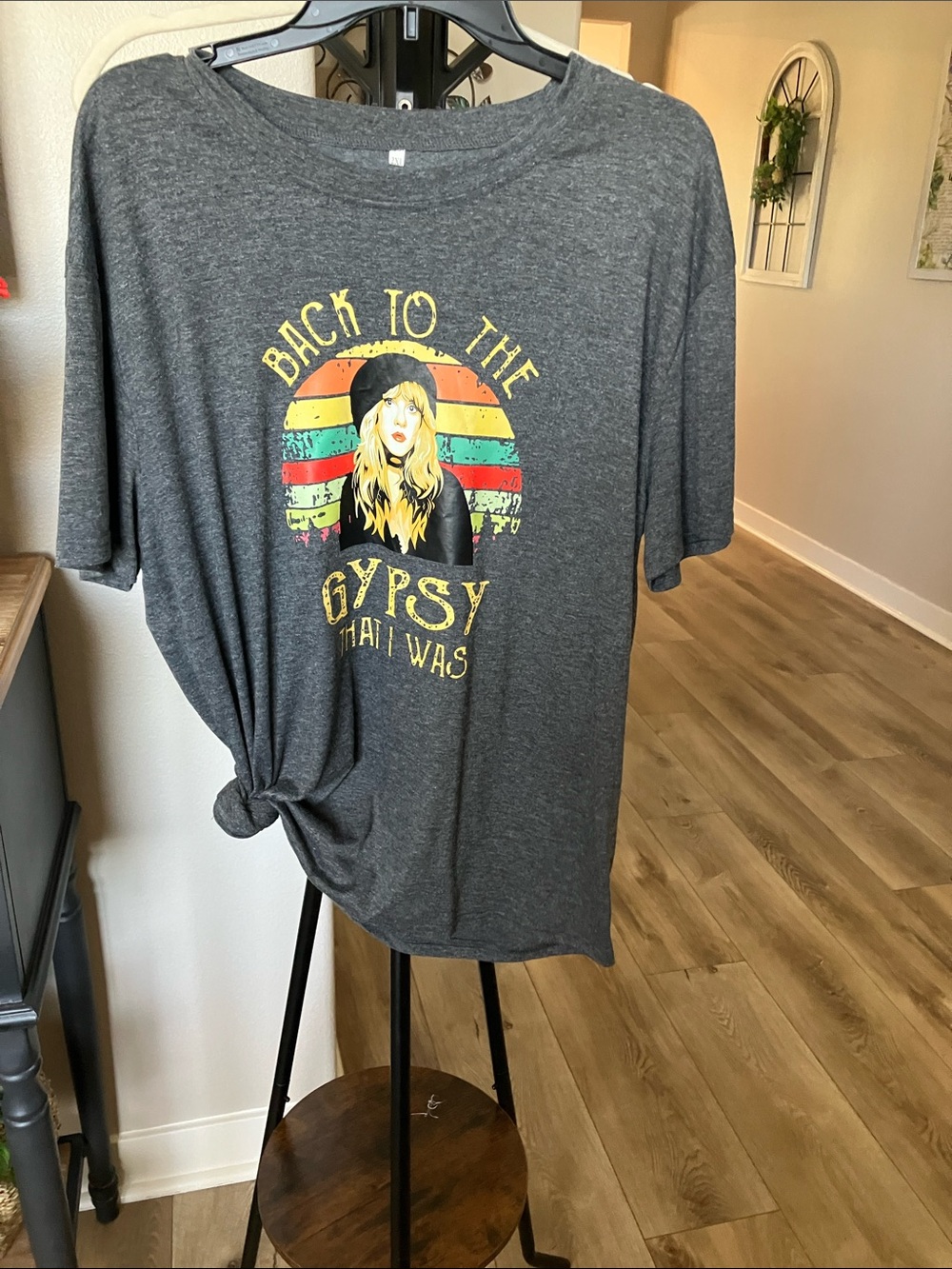 Retro Graphic 'Back to the Gypsy' Tee - Heather Charcoal
